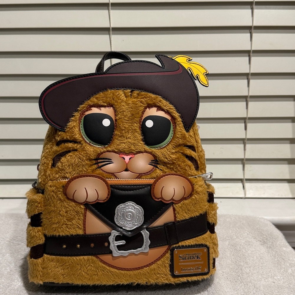 Loungefly Shrek Puss in Boots Plush Mini Backpack NWT”
